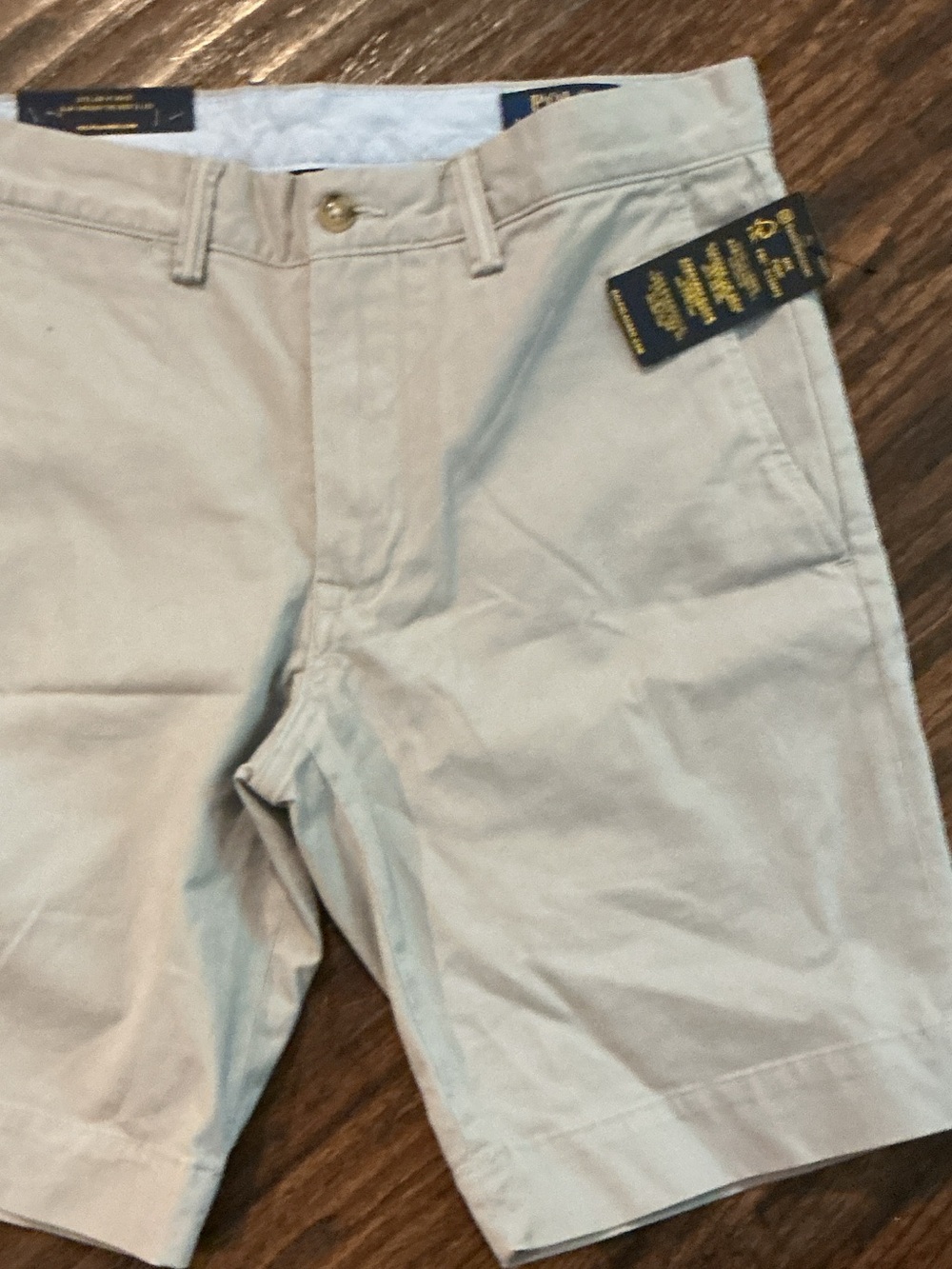Ralph Lauren Men's Flat-Front Chino Shorts in Light Khaki - Picture 2 of 3